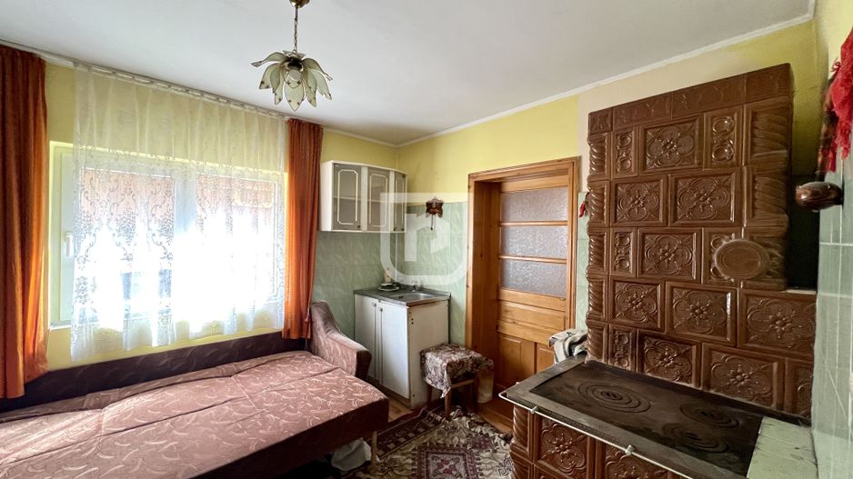 Casă cu teren 400 mp în oraș Gura Humorului - Poză 7