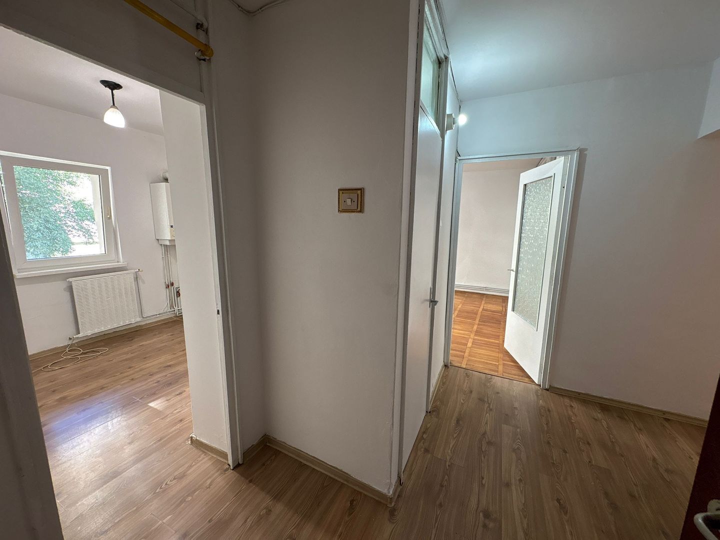 Apartament 2 camere decomandat str. Crângului (parter) lângă liceul Economic - Poză 5