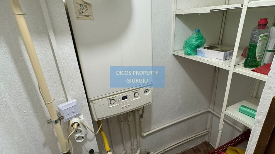 De vanzare apartament 3 camere - Poză 14