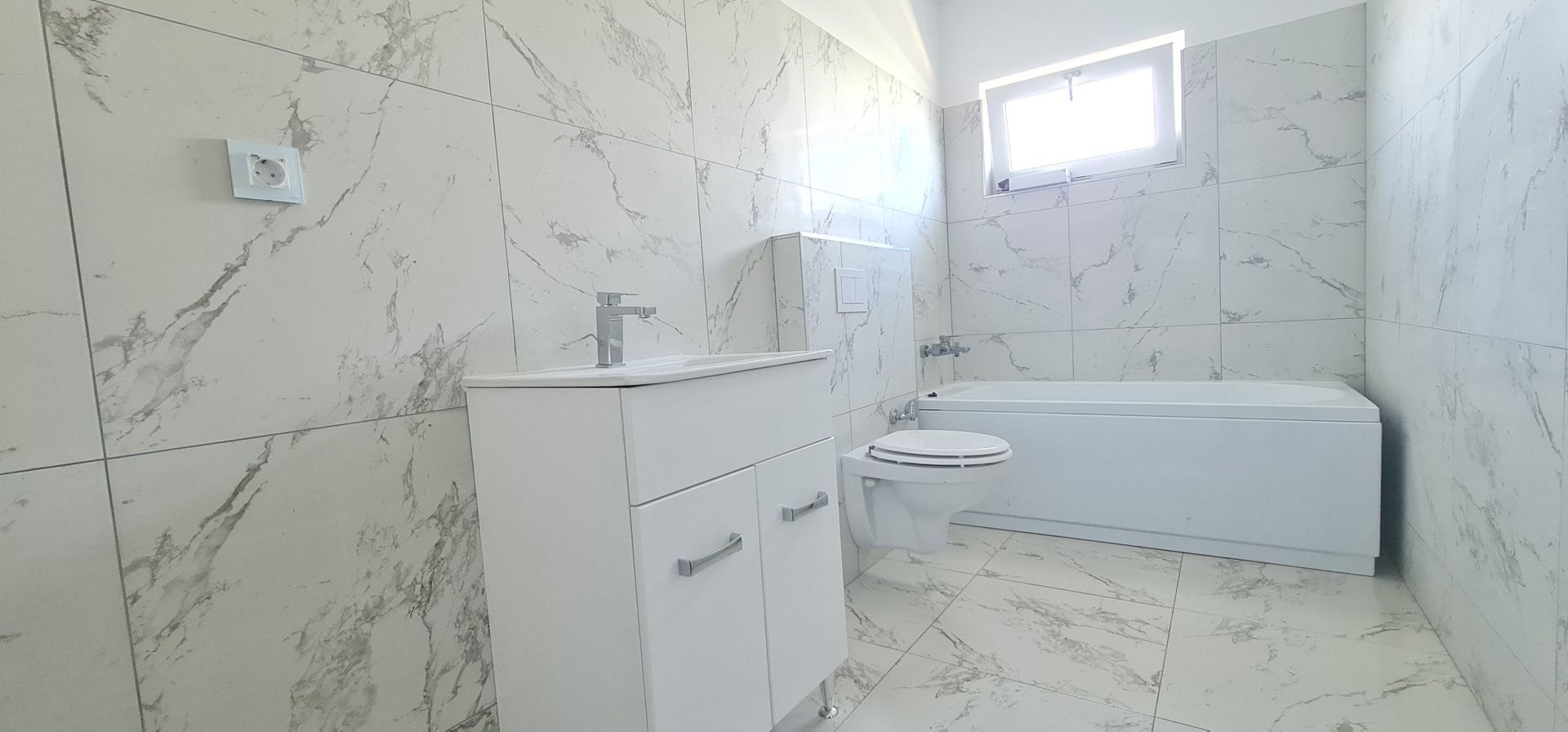 Casa 4 camere un nivel finalizata intabulata cartier Izvor Tarlungeni - Poză 5