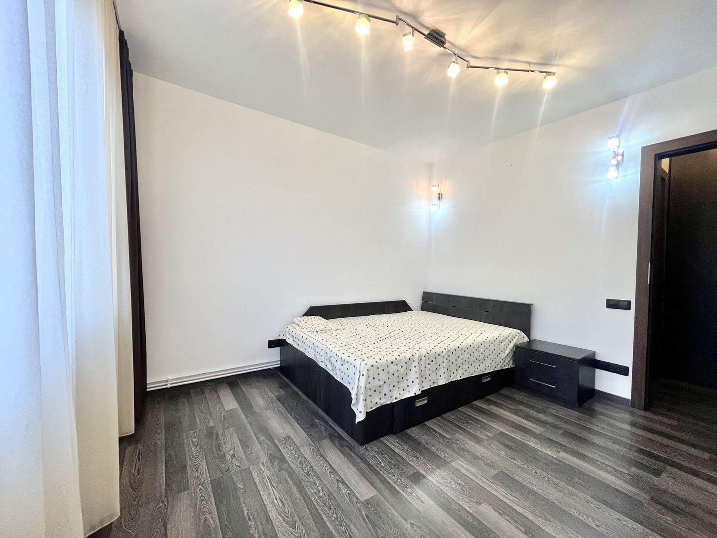 Apartament 3 camere, modern, la prima închiriere, în zona Centrala - Poză 6