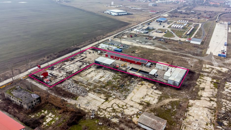 Spații industriale cu panouri fotovoltaice si platformă betonată - Poză 8