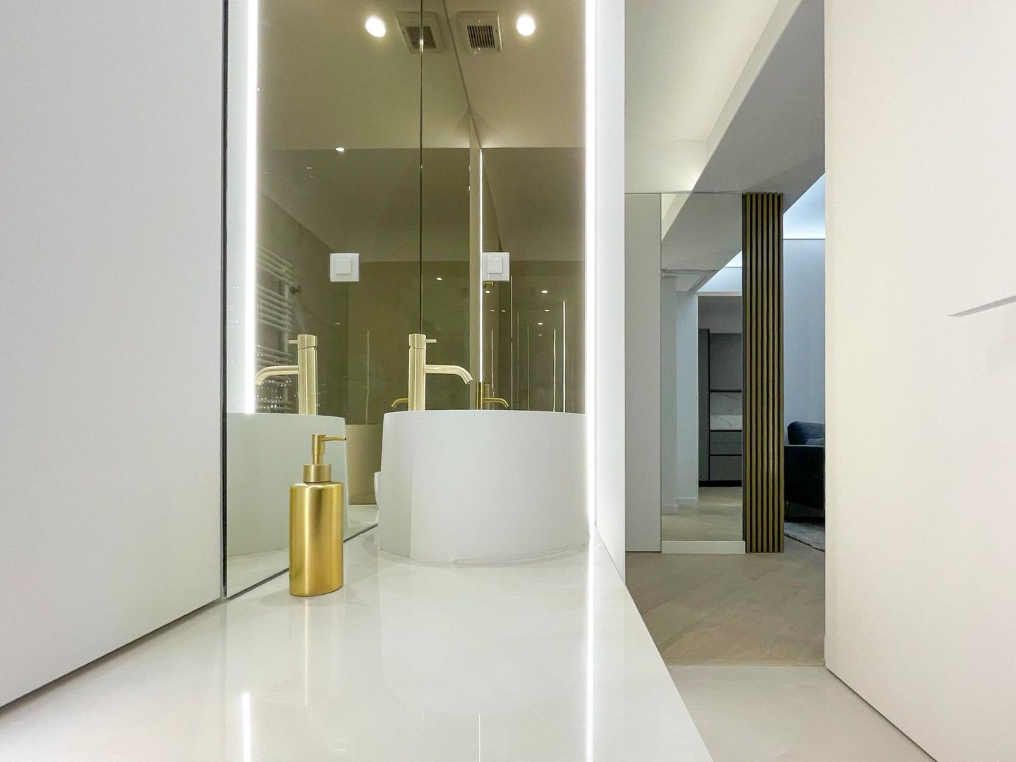 Chirie I Studio dublu premium | Etaj 9 | Vedere Sky Tower - Poză 12