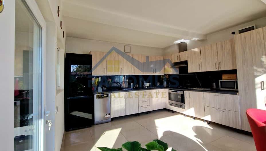 Casă cu piscină la preț de apartament - Ploiești - Teren 621 Mp - Poză 9