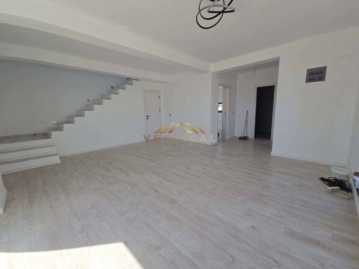 Cel mai bun pret! 4 Camere | Intrare com. Berceni - Poză 2