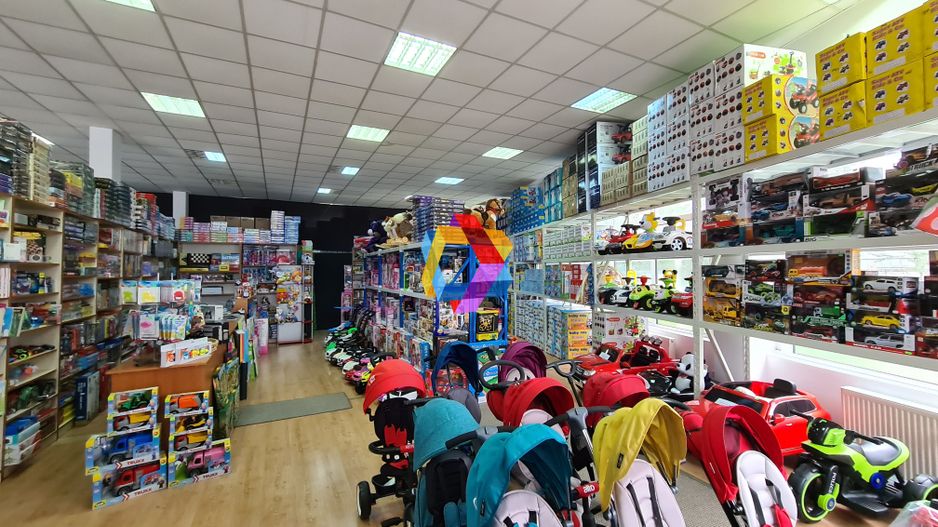 Spatiu comercial / showroom -560 mp - Poză 5