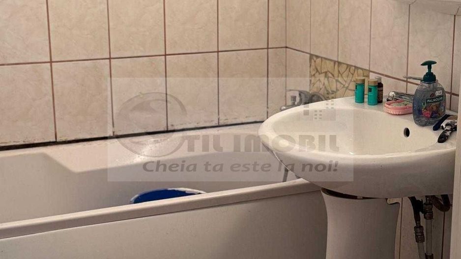 Închiriez apartament cu 2 camere Podu Ros 450 euro - Poză 7