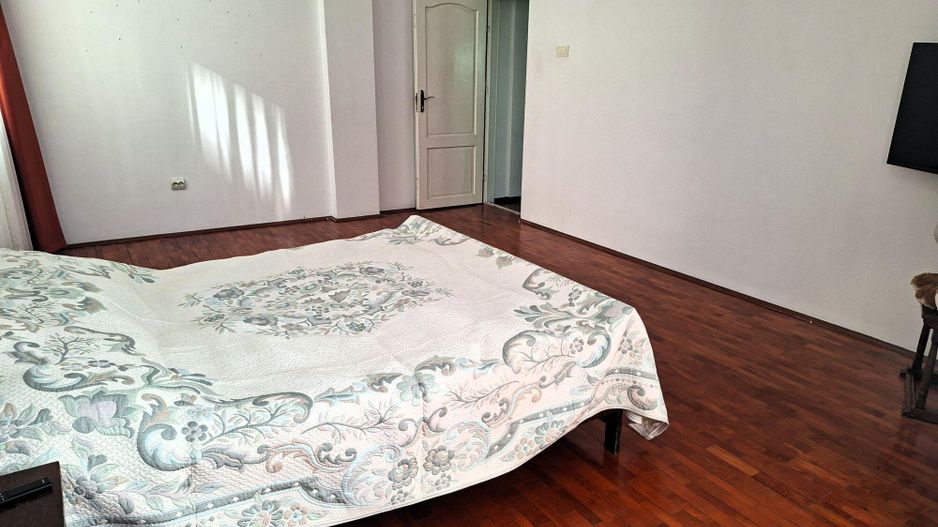 Vila cu 10 camere, destinatie rezidentiala / birouri - Poză 18
