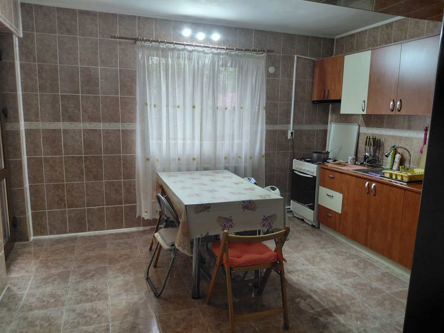 Casă Spațioasă P+1+M, 265 mp Utili, 1000 mp Teren – Toate Utilitățile, Vânători - Poză 28