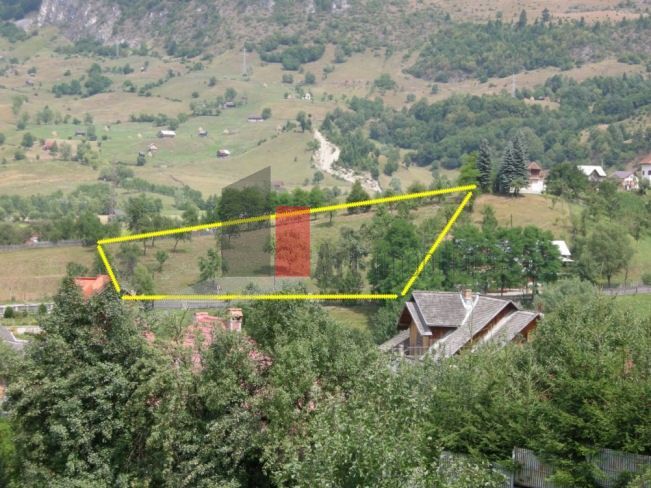 Teren intravilan 3214 mp  în Rucăr cu deschidere 56 m în DN73 - Poză 1