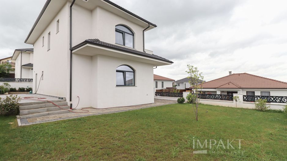 Casa superba de vanzare, situata intr-o zona aerisita a Dezmirului! - Poză 8