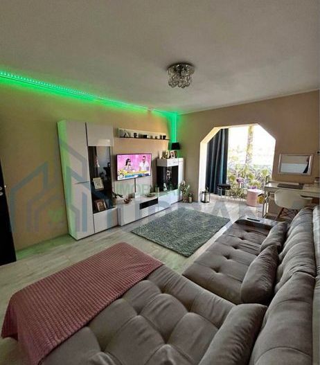 Inchiriez apartament cu 2 camere - Poză 1