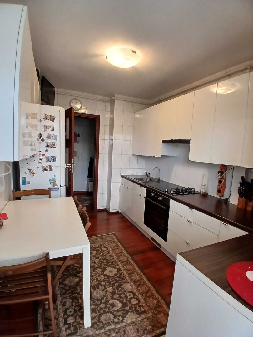 Apartament Luminos 4 Camere.  Decomandat. Zona Universitatea Spiru Haret. - Poză 3