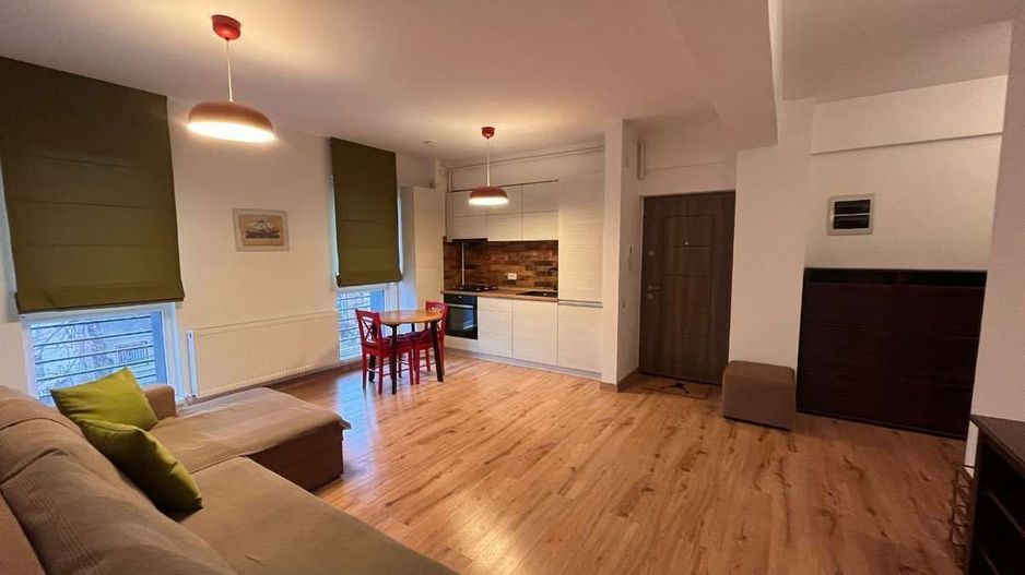 Apartament cu 3 camere decomandat în Domenii - Poză 2