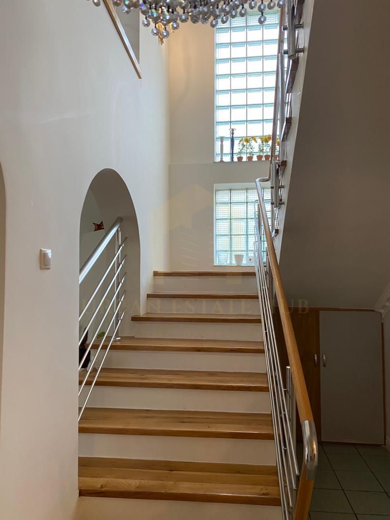 Vanzare casa individuala, 304 mp, teren 700, Gruia - Poză 8