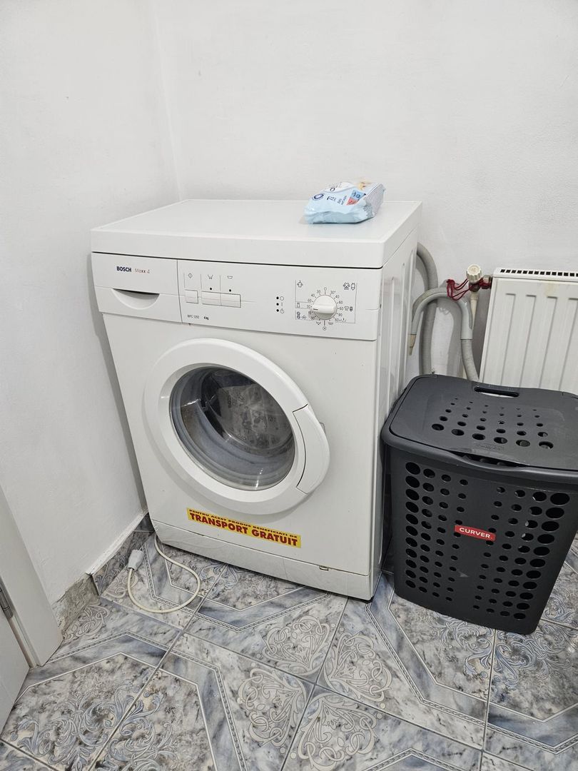 Parcul Trandafirilor, garsoniera in bloc de apartamente, loc parcare - Poză 11