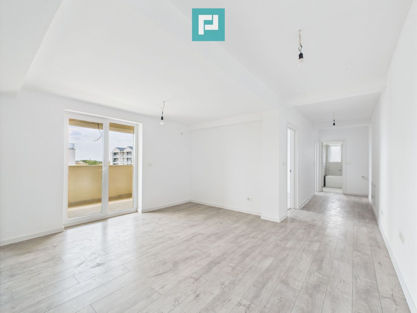 Apartament 3 camere | Etaj 2 | Zona Torontalului - Poză 4