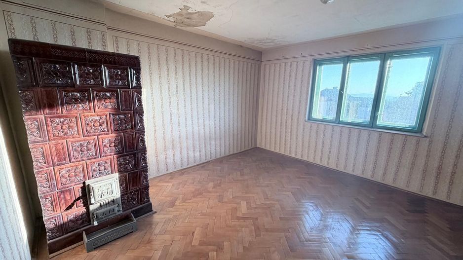 Apartament spațios  la casa- preț atractiv/COVASNA - Poză 2