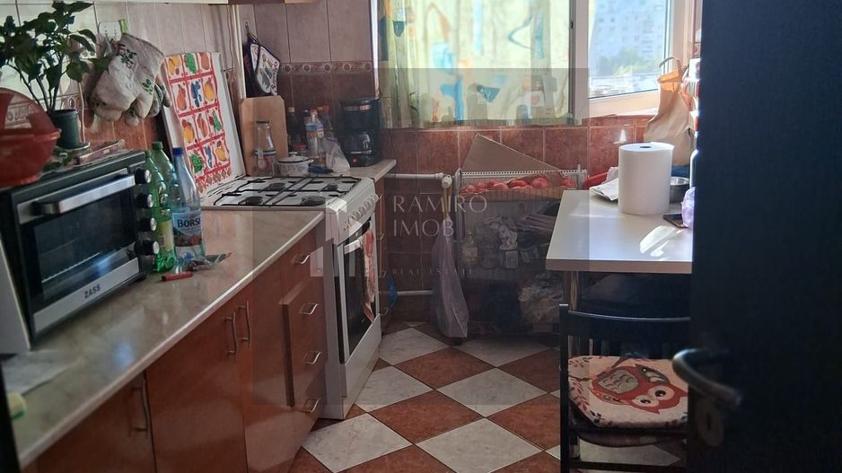 OCAZIE 3 CAMERE METROU GORJULUI - Poză 16