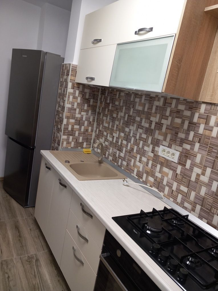 Apartament 3 camere de inchiriat, bloc reabilitat, Valea Ialomitei - Poză 5