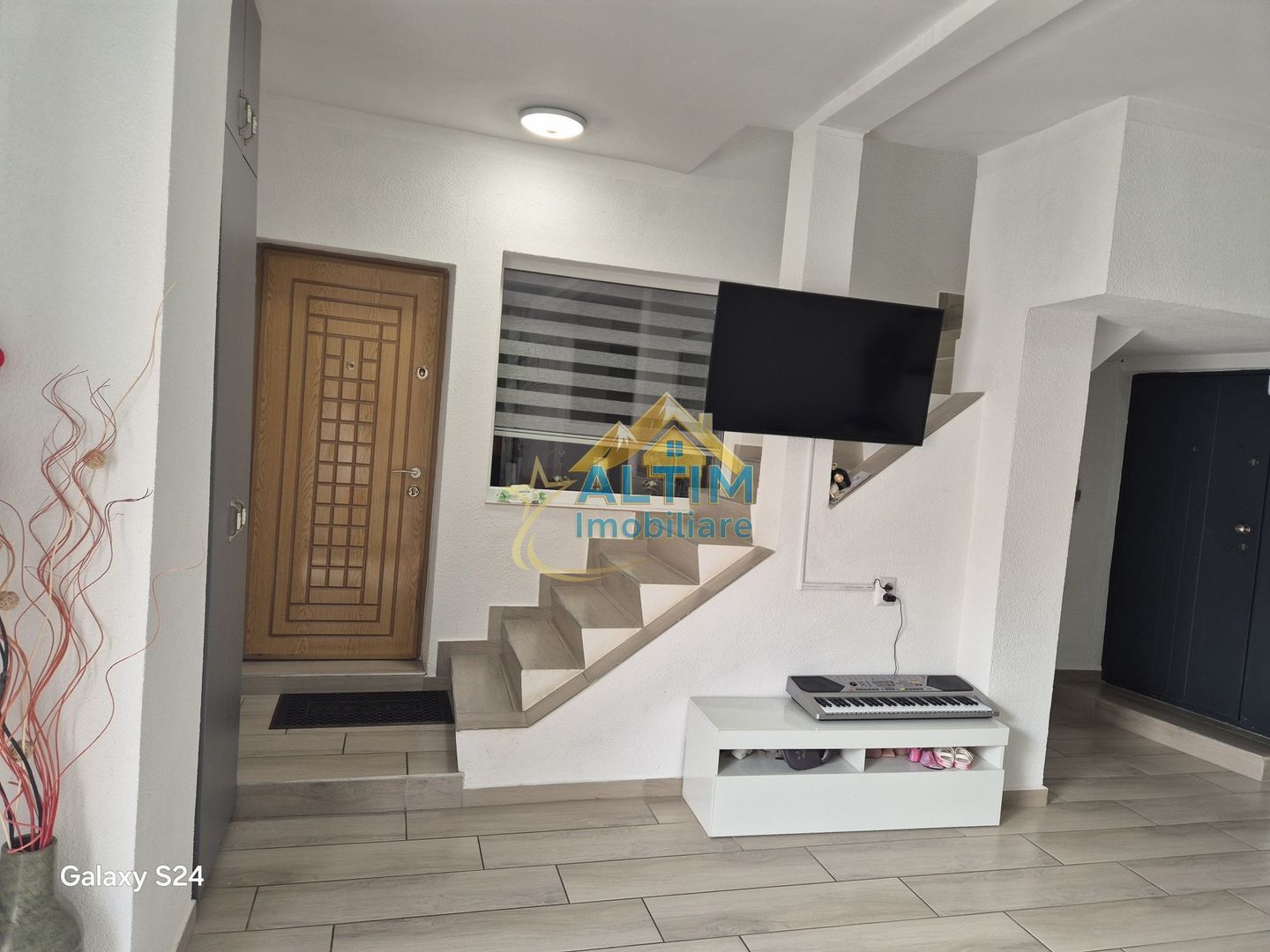 Casă cu 5 camere în Răcădău, Brașov - Poză 7