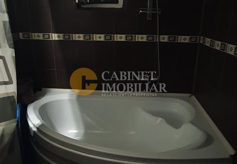 Etaj 1 Apartament Cu 2 Camere Decomandat Nicolina - Poză 7