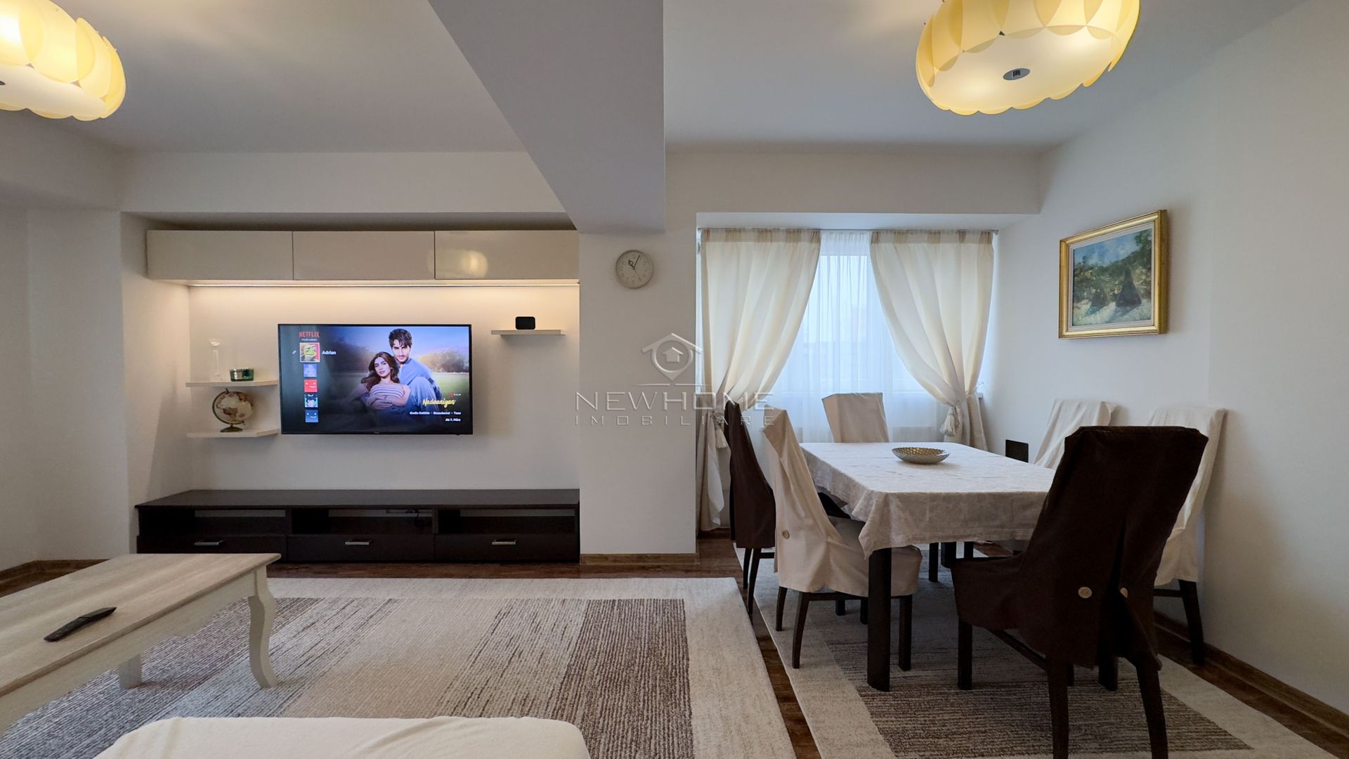 Apartament cu 3 camere, Parcare, P-ta Cipariu  zona Central - Poză 3