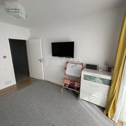 Apartament cu 3 camere de vanzare in Floresti - Poză 4