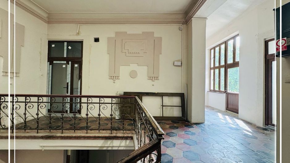 De vânzare Apartament 3 camere de renovat B-dul Decebal Arad - Poză 3