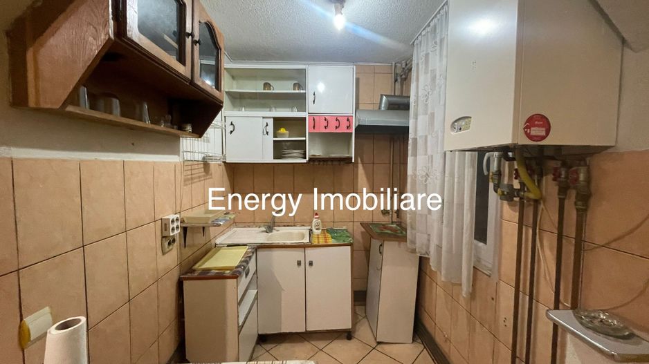 Apartament cu 3 camere,zona Dâmbul Pietros - Poză 7