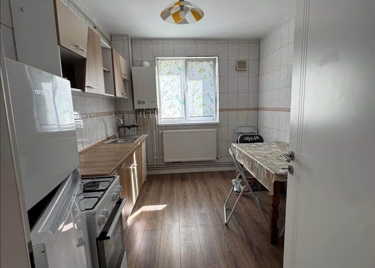 apartament de inchiriat - Poză 1