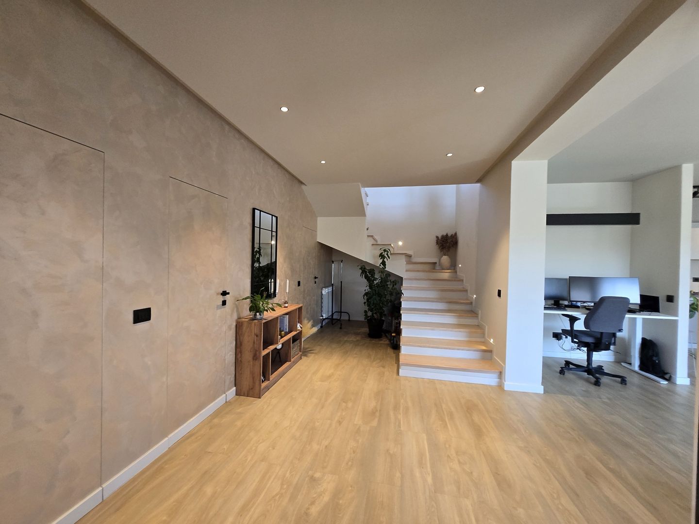 Casa noua 151mp curte 1000m Frumusani mobilata lux -langa Lac/Primarie - Poză 5