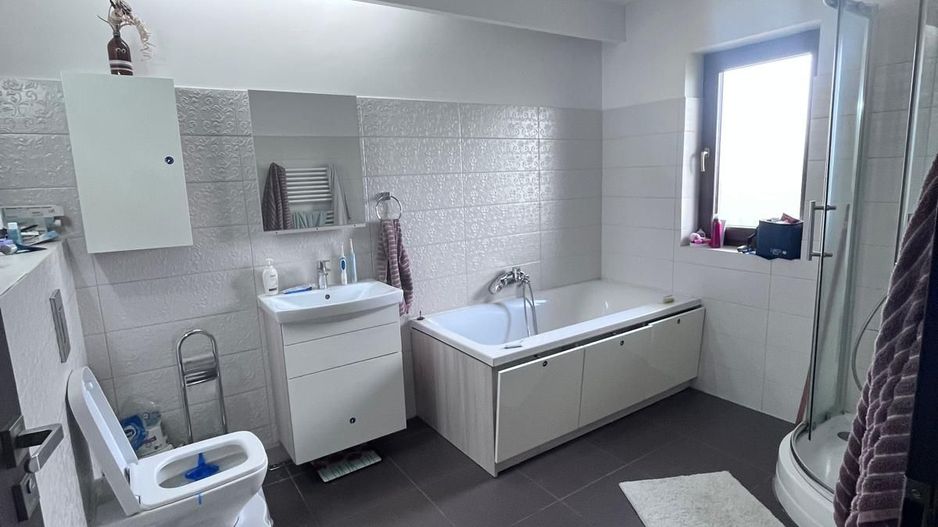 Casa  nouă de vanzare cu garaj,  în zona Micesti - Poză 11