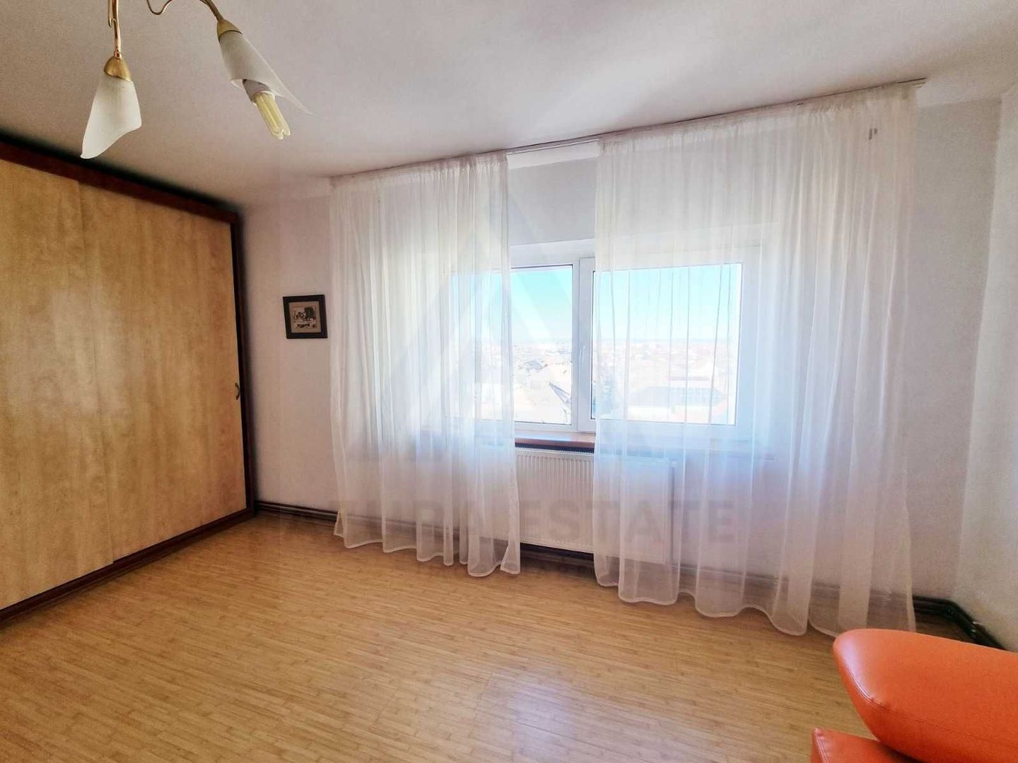 Apartament 3 camere 73 mp utili cu balcon si boxa zona Terezian - Poză 1