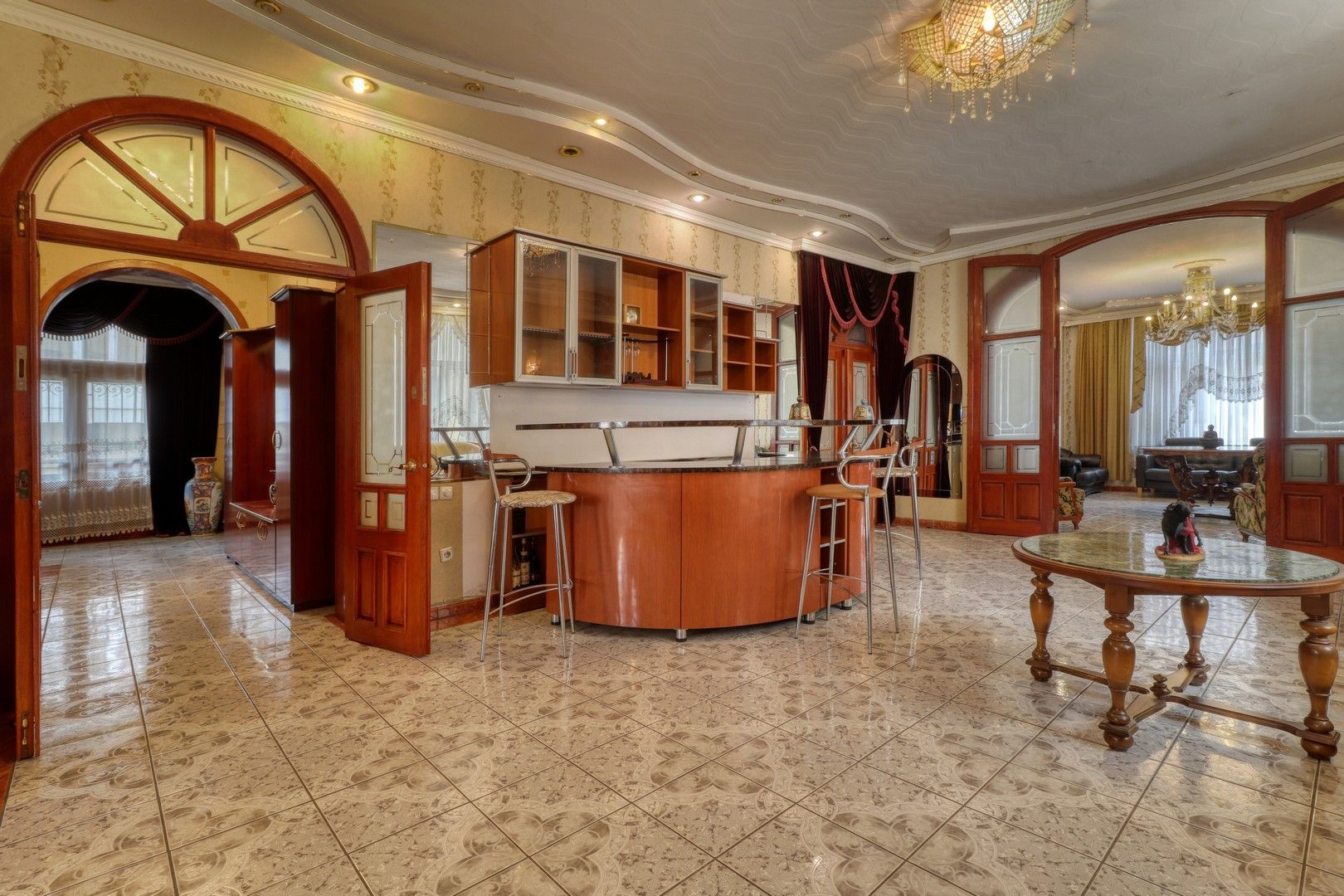 Oportunitate rară | Apartament 7 camere | 250 mp | Zona Dacia – - Poză 2