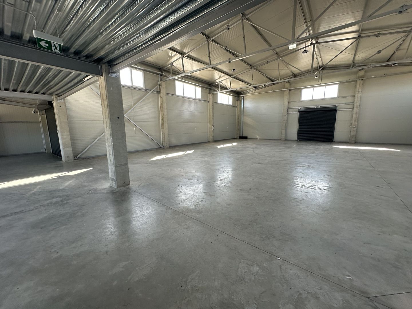 Hala depozitare cu birouri zona de N - Poză 5