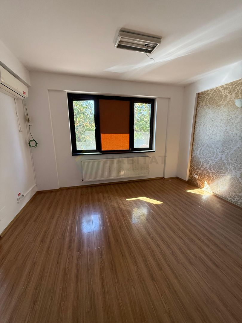 Apartament 3 camere Jiului + 4 locuri parcare - Poză 1