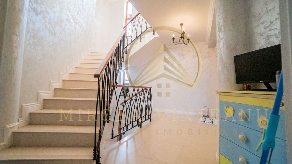 Palazu Mare/Elvila - Vila cocheta  P+1E+M cu teren 970 mp,mobilata si utilata - Poză 21