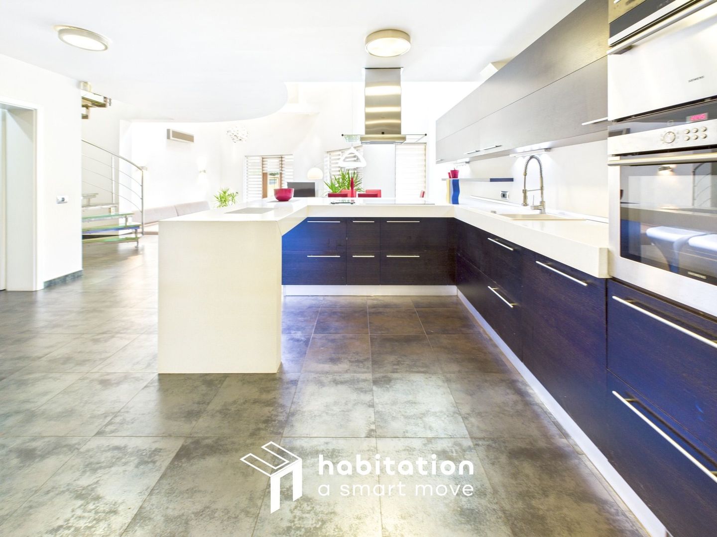 Descoperă eleganța unei case moderne– vizitează prin tur virtual - Poză 14