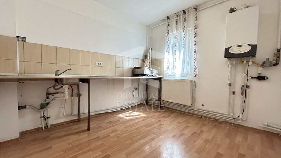 Apartament cu 2 camere de vânzare la mansardă în zona Poarta 6 - Poză 1