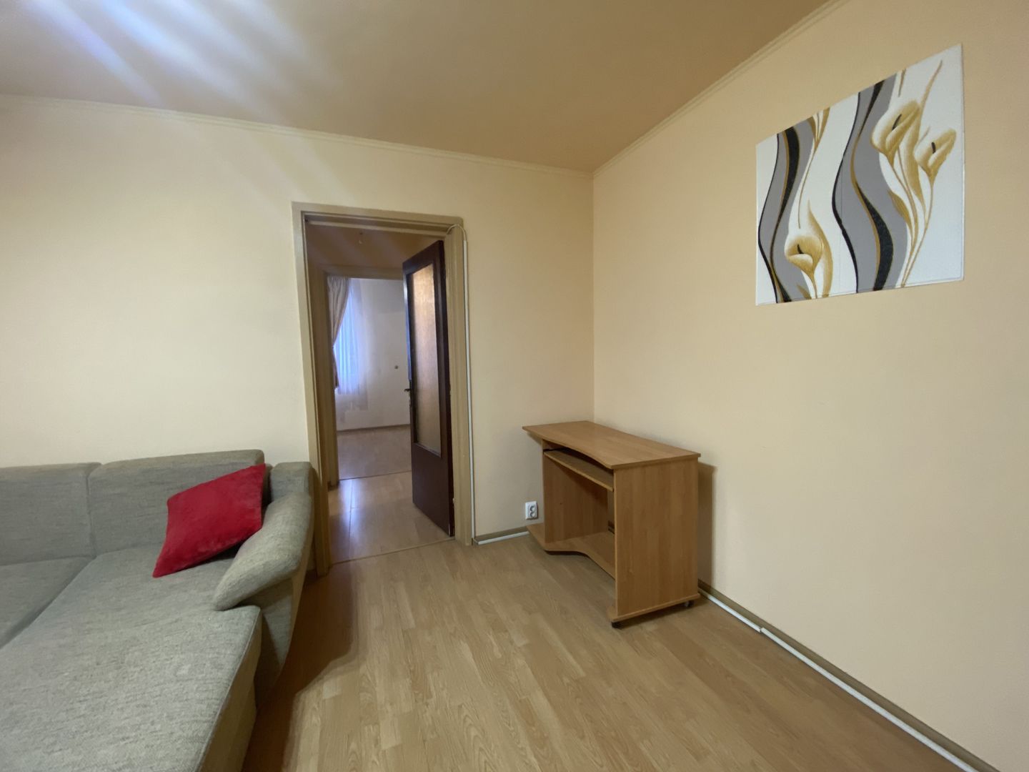 Apartament cu doua camere, Aparatorii Patriei, 79.000€ negociabil - Poză 4