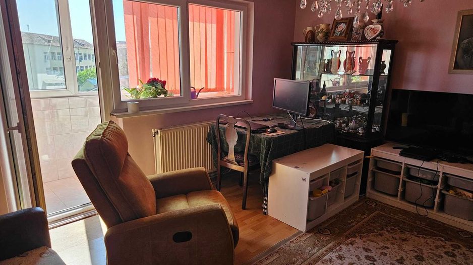 Dambovita | 3 Camere | Centrala Proprie | Bloc Izoolat. - Poză 1