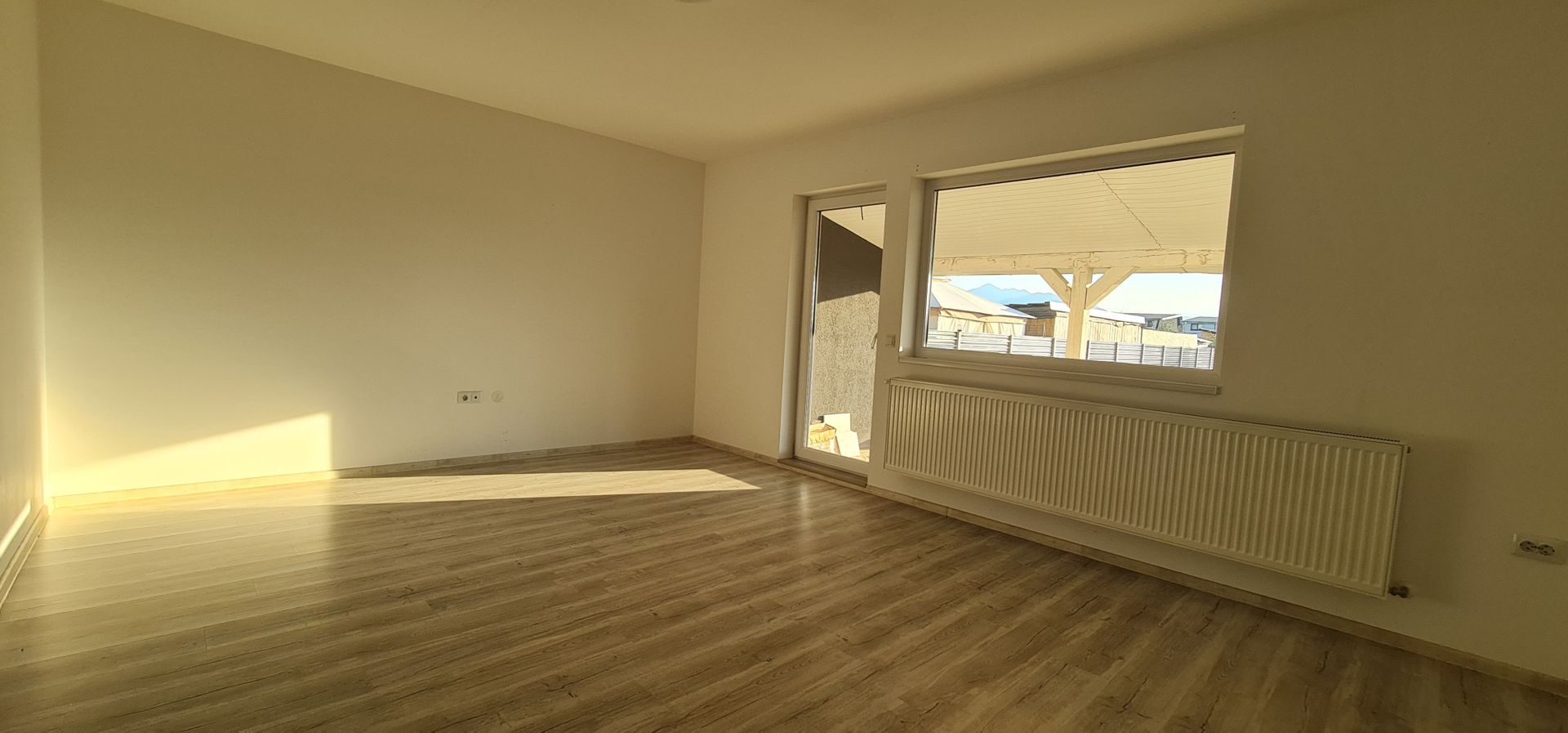De inchiriat casa 4 camere bucatarie mobilata utilata Izvor - Poză 2