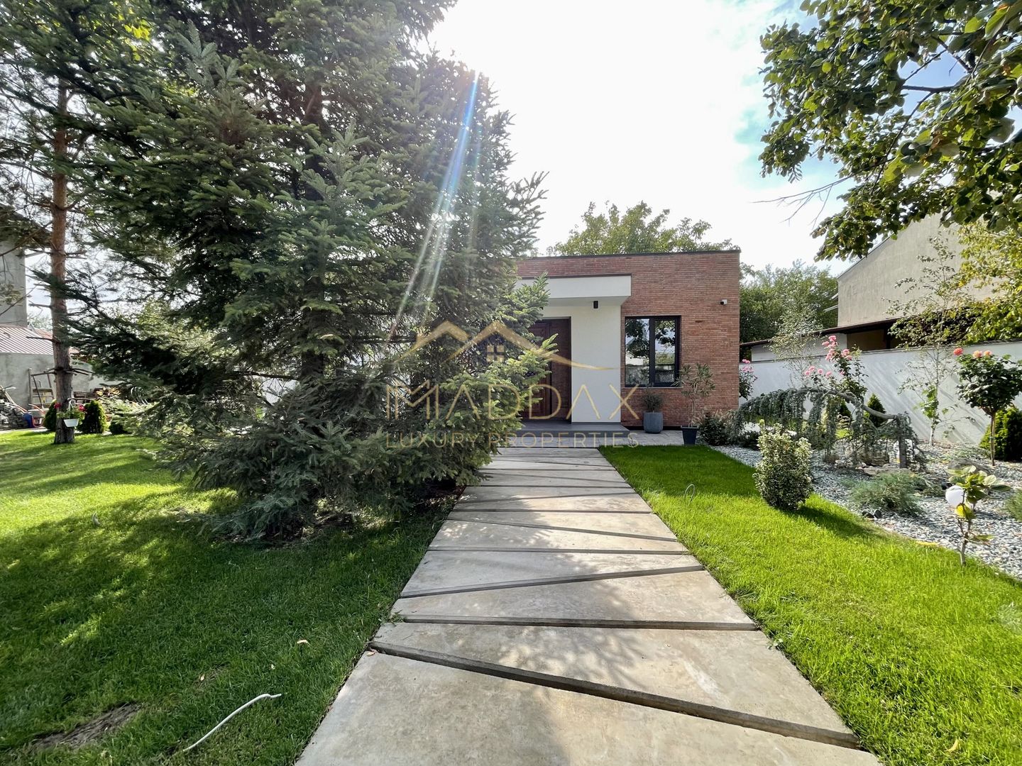 Vila cu 5 camere // * 565 mp gradina* // Tunari - Poză 44