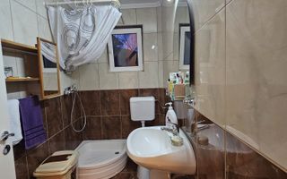 Vila  Oradea zona Iorga 420 mp ,teren 2000 ml - Poză 17