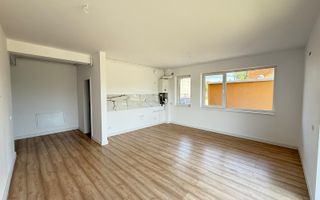 Finalizat. Gradina proprie.Pozitie excelenta - la asfalt. Loc de parcare. - Poză 2