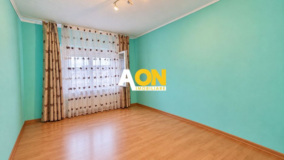 Apartament 3 camere, 2 bai, decomandat, Cetate, zona Liceului Sportiv - Poză 14