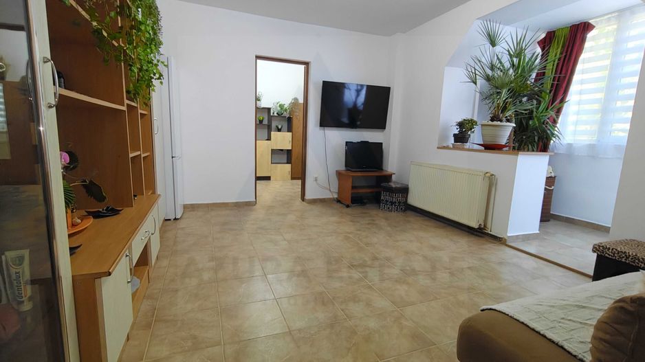 Apartament cu 2 camere bucatarie inchisa si balcon in zona Hipodrom 2 - Poză 2