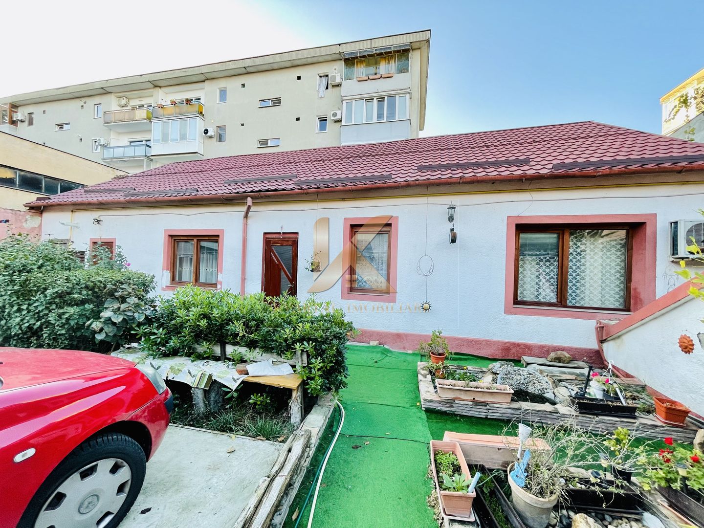 Casa 3 camere , 74 mp , loc de parcare Zona Ultracentrală! Negociabil - Poză 1