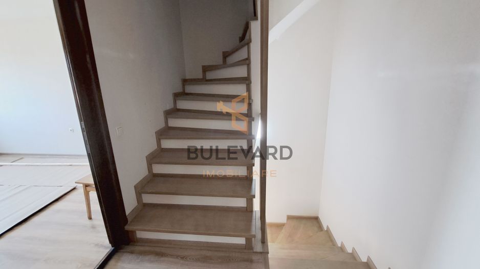 Casa tip duplex cu teren de  300 mp - Poză 9
